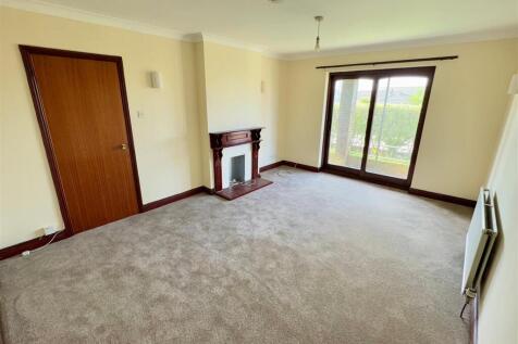 1 Wayside Court Lounge