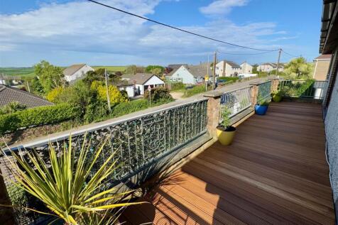 6 Wayside Court Balcony