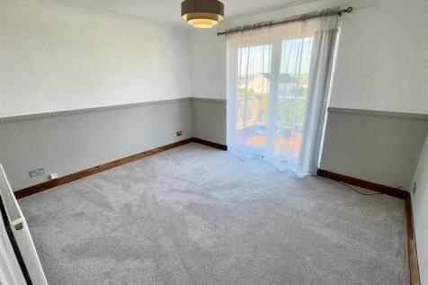 6 Wayside Court Bedroom 1