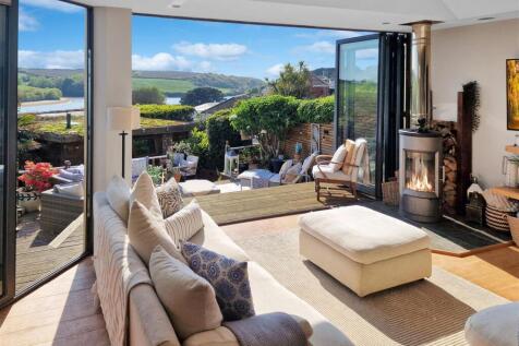 Lounge with views.
