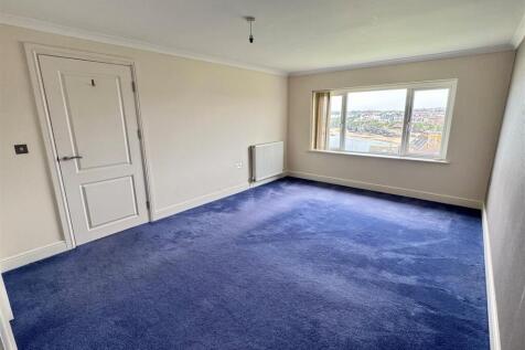 15 Longshore Apartments Bedroom 1