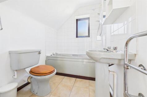 23 Willow Close Bathroom