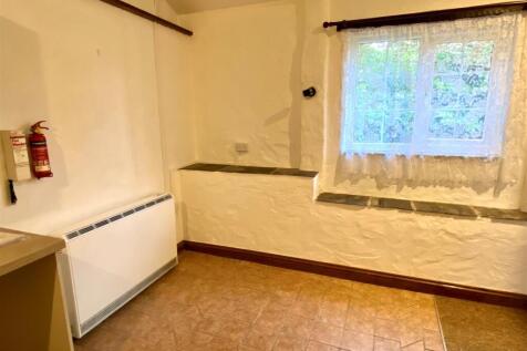 Straw Cottage Kitchen