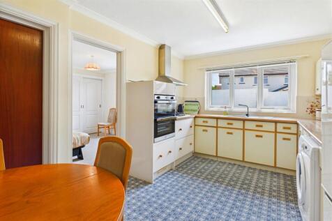 Kitchen Diner.