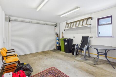 Garage.