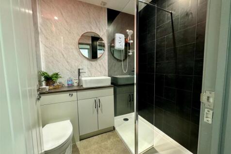 70 Parc Godrevy Shower Room