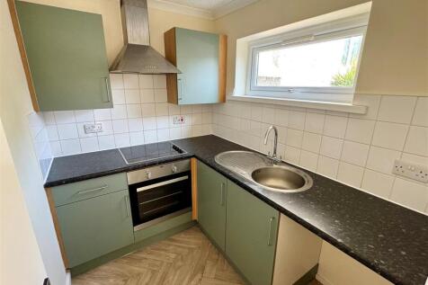 Ground Floor Flat, 15 Edgcumbe Gardens Kitchen