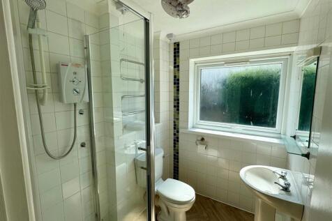 Ground Floor Flat, 15 Edgcumbe Gardens Shower Room