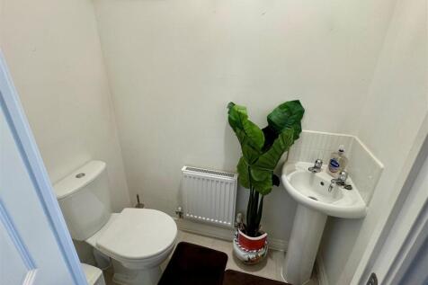 17 Littledale Row WC