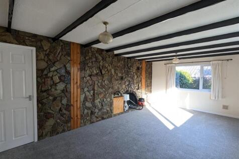 11 Parkwoon Close - Lounge