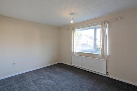 11 Parkwoon Close - Bedroom 1
