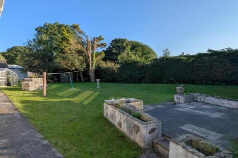 11 Parkwoon Close - Garden