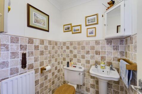 Dowstairs WC