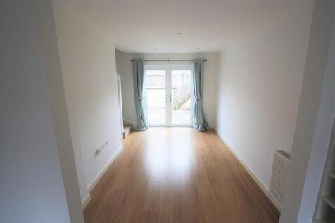 8 Wartha Mews Lounge