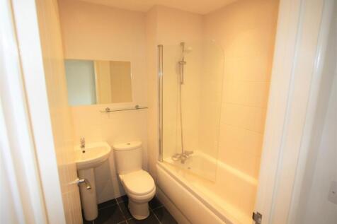 8 Wartha Mews Bathroom