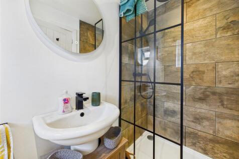 Annexe Shower Room