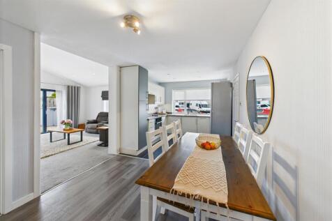 Dining Room/Kitchen/Lounge