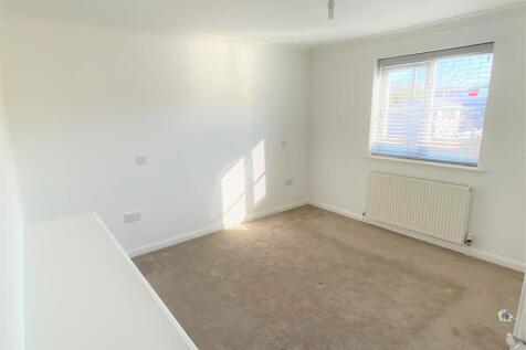 1 Alfred House Bedroom 1