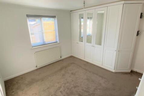 1 Alfred House Bedroom 1