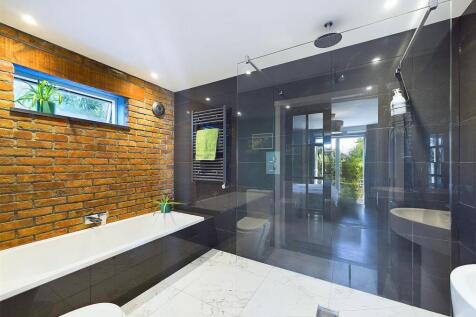 Master En-Suite.