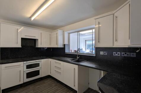 39 Quintrell Close Kitchen
