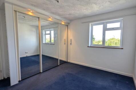 39 Quintrell Close Bedroom 1