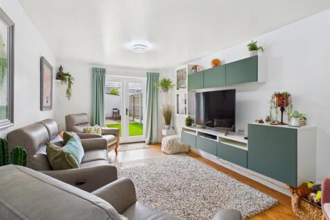 Lounge angle