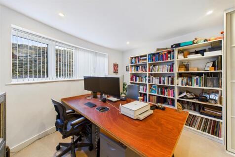 Bedroom 3/Office