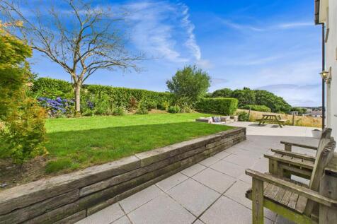 Patio to garden