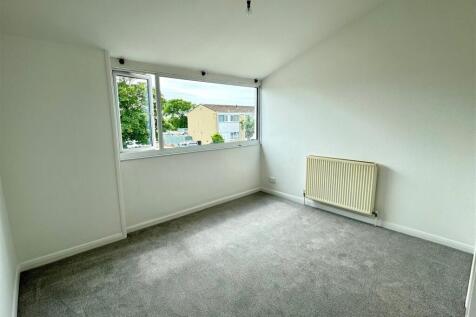 43 Pendragon Crescent Bedroom 1