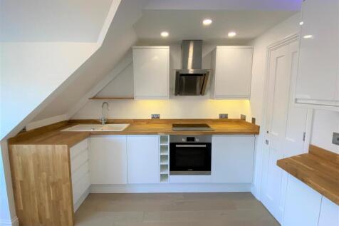 Flat 5, 8 Tolcarne Road Kitchen