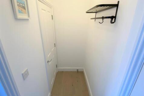 Flat 5, 8 Tolcarne Road Hallway