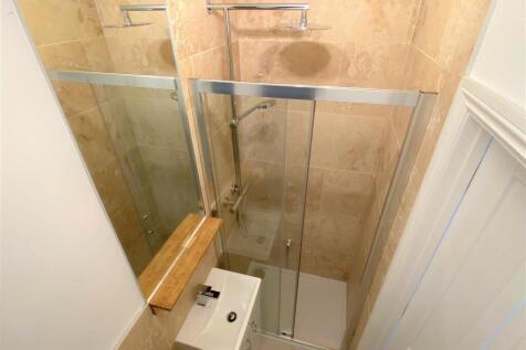 Flat 5, 8 Tolcarne Road Shower Room