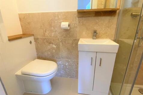 Flat 5, 8 Tolcarne Road Shower Room