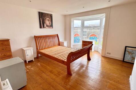 6 Beacon Road Bedroom 1