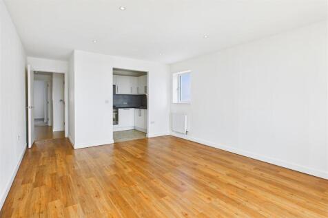 Lounge to Kitchen.jpg