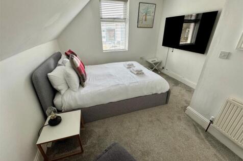2 The Rocks Bedroom