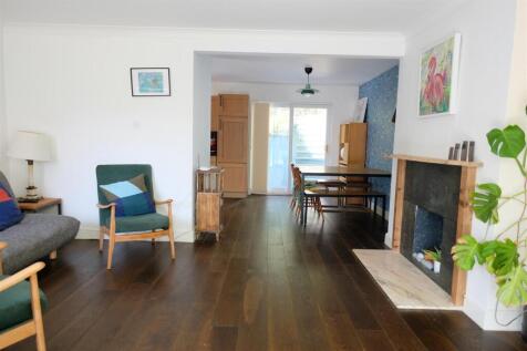Trezise Lounge