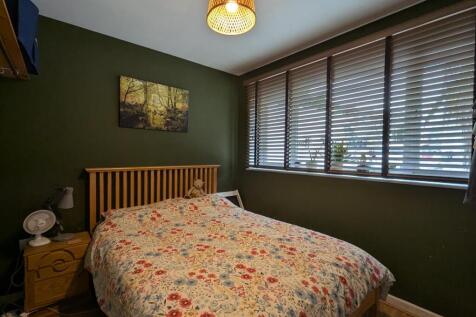 1 Oceanis Bedroom