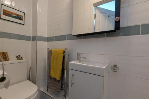 1 Oceanis Toilet