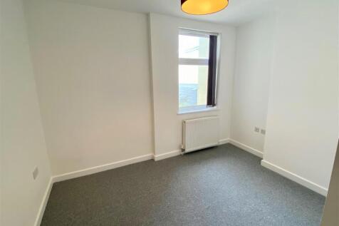 Flat 3, 6 Trebarwith Crescent Bedroom