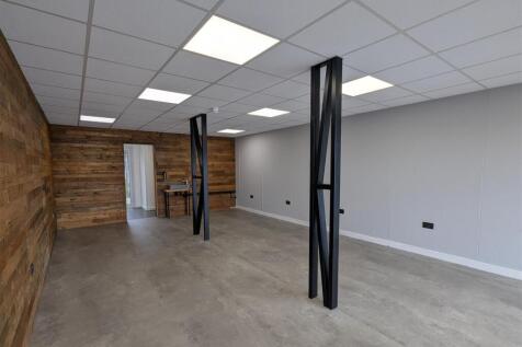 Saw 4 - Retail space
