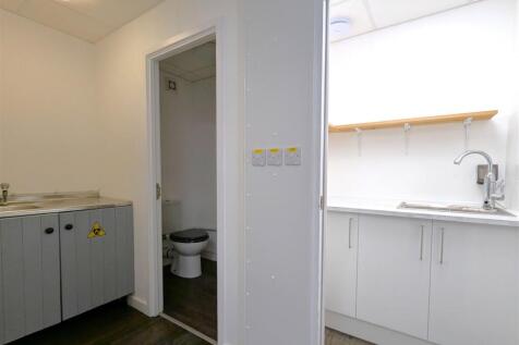 Private kitchen/bathroom