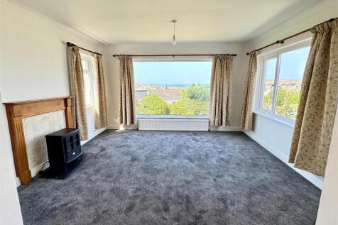 10 Lewarne Road Lounge
