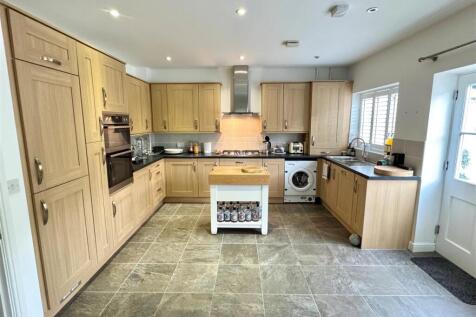 27 Stret Caradoc Kitchen
