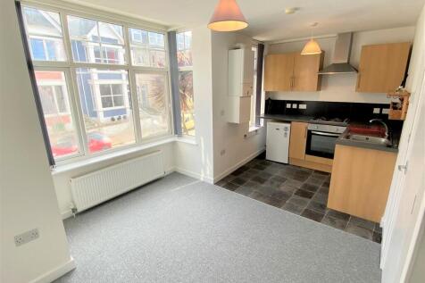Flat 3, 6 Trebarwith Crescent Lounge and Kitchen