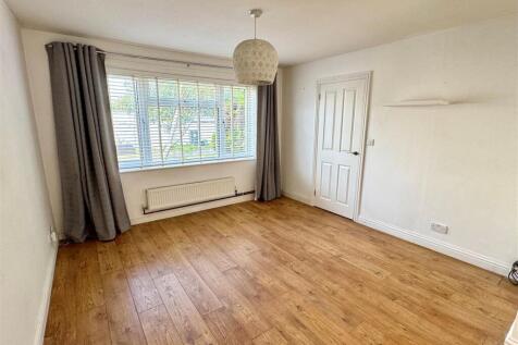 56 Calshot Close Lounge
