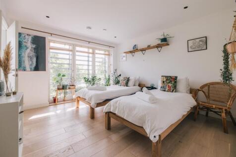 Rear Bedroom.jpg