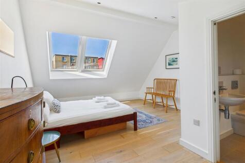 Upper Bedroom.jpg