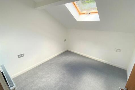 1a Pydar Close Bedroom 1